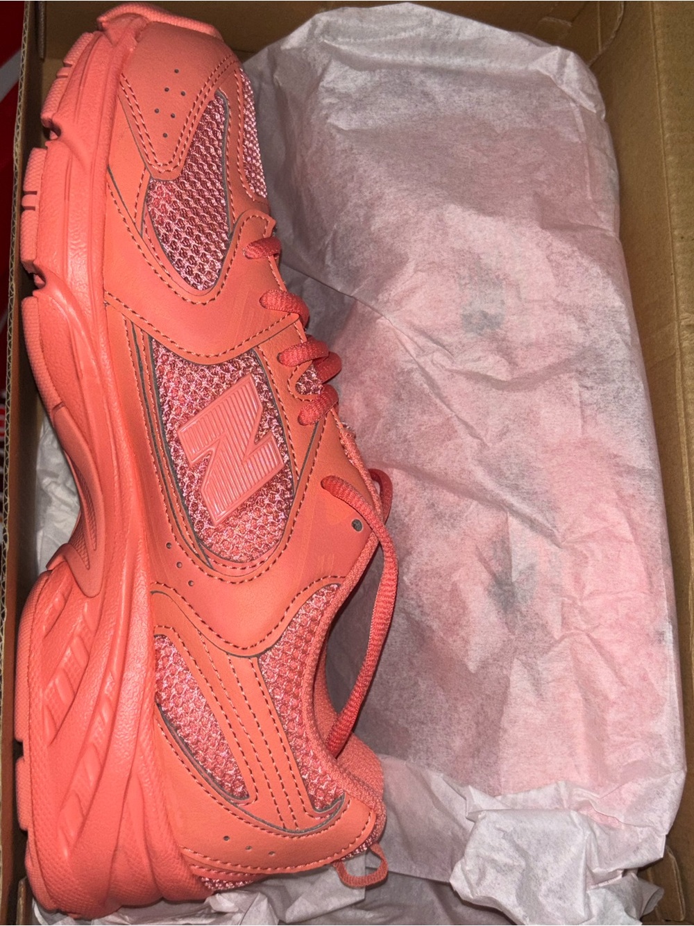 Brand New - New Balance Women’s Sz 8 Coral/Salmon Athletic Sneakers